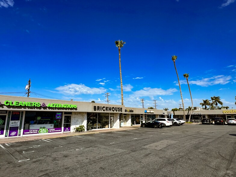 More Photos Of 333 E 17th St, Costa Mesa Freestanding For Sale