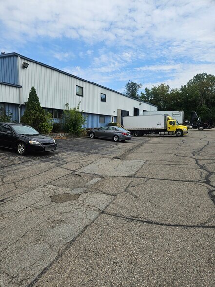 More Photos Of 4253 Argosy Ct, Madison Flex For Sale