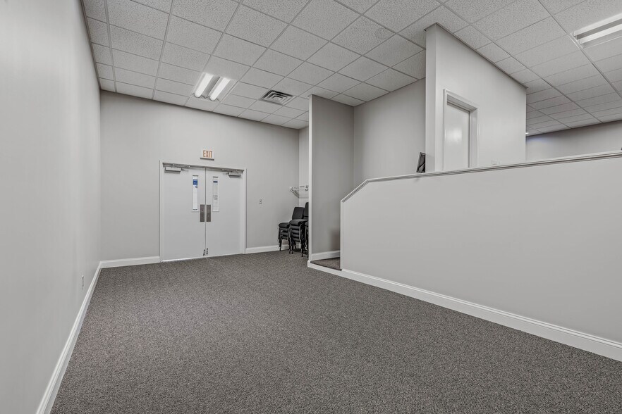 More Photos Of 11-13 N Potomac St, Hagerstown Storefront Retail Office For Lease