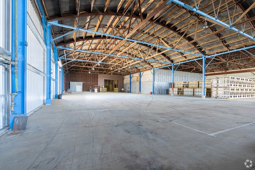 More Photos Of 430 W Ventura St, Dinuba Warehouse For Lease