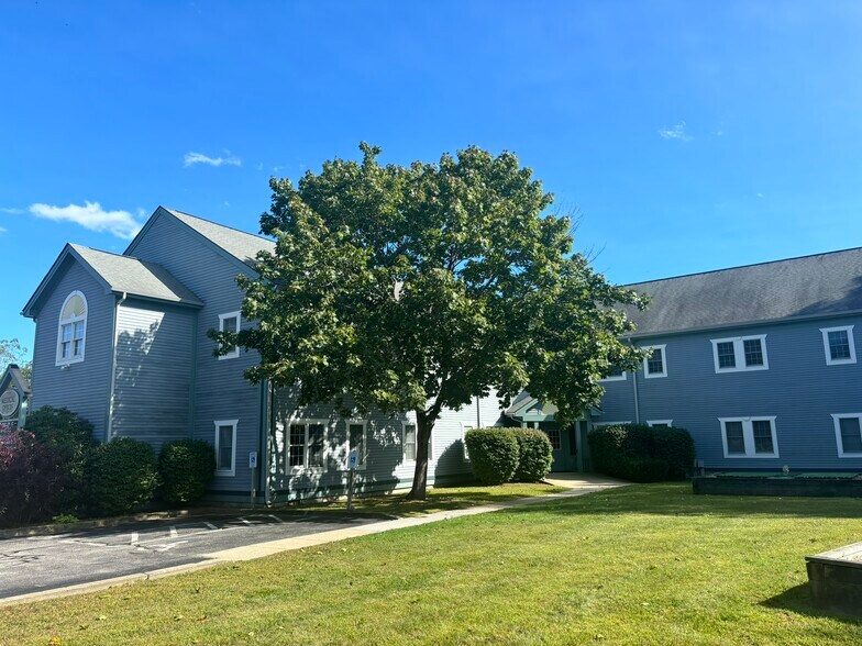More Photos Of 320 Phillips St, North Kingstown Office For Lease