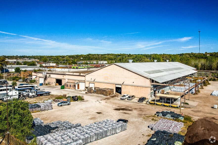 Primary Photo Of 7219 E 17th St, Kansas City Manufacturing For Lease