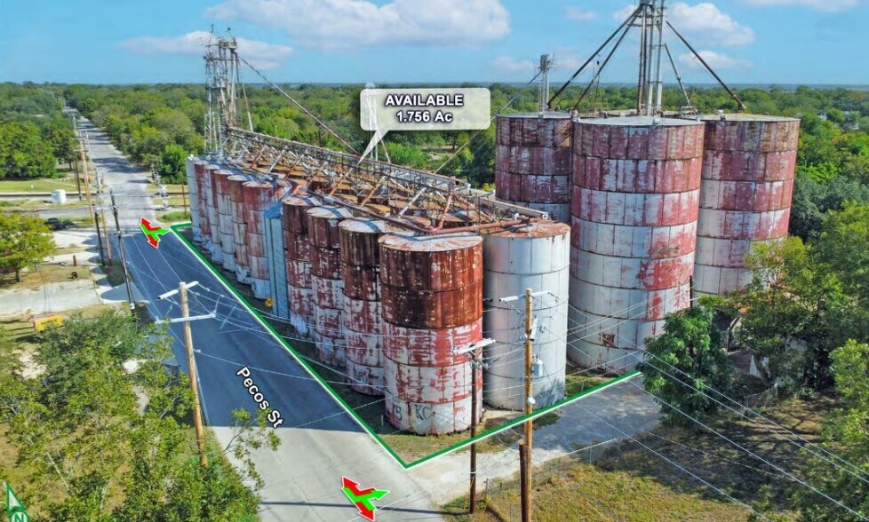 More Photos Of 804 N Pecos St, Lockhart Land For Lease