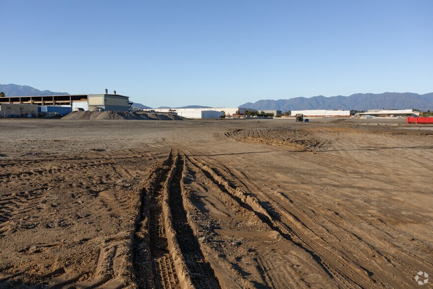 More Photos Of 350 W Valley Blvd, Rialto Distribution For Lease