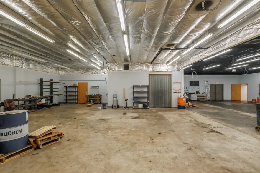 More Photos Of 1131 S Commercial Way SE, Albany Warehouse For Sale