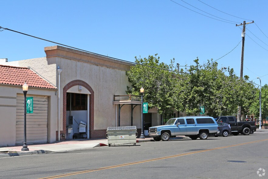 More Photos Of 6 E Yosemite Ave, Madera Freestanding For Sale