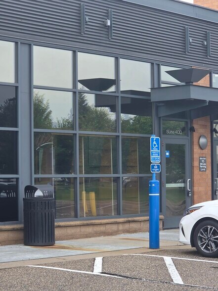 More Photos Of 5330 Cedar Lake Rd, Saint Louis Park Unknown For Lease