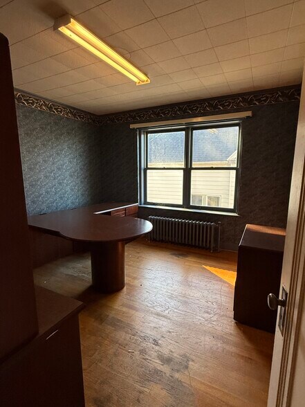 More Photos Of 224 E Rensselaer St, Bucyrus General Retail For Sale