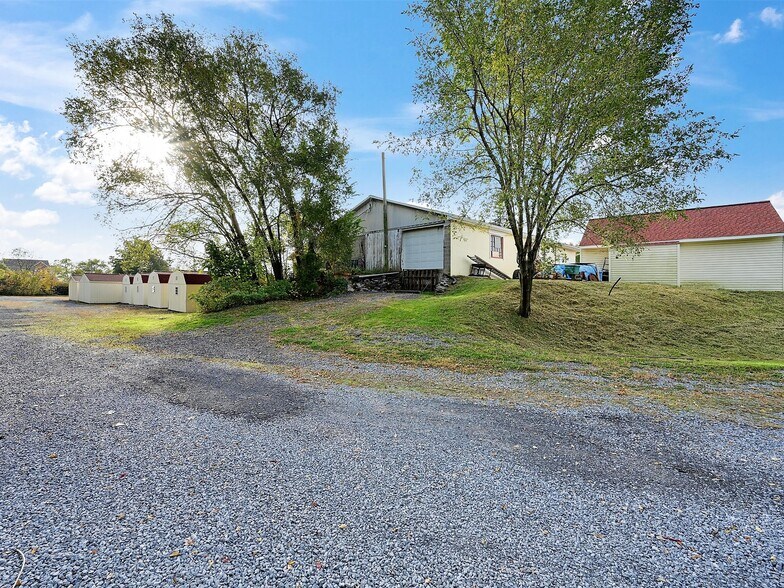 More Photos Of 1105 W Main St, Mount Joy General Retail For Sale