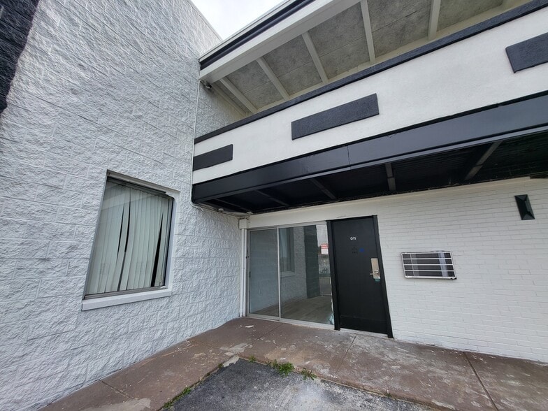 More Photos Of 7350 N Hanley Rd, Hazelwood Hotel For Sale