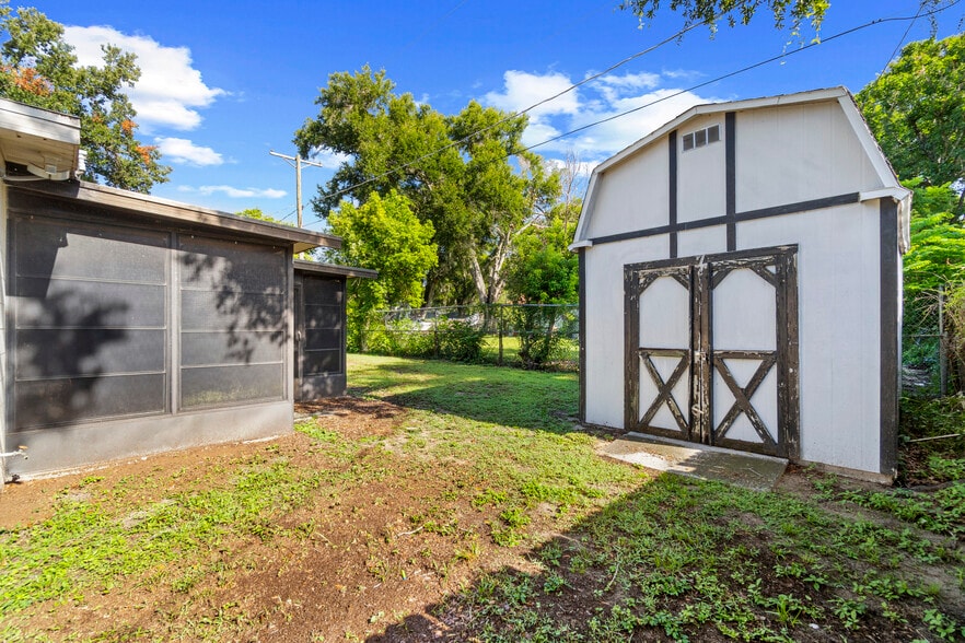 More Photos Of 207 W Wheeler Rd, Seffner Assisted Living For Sale