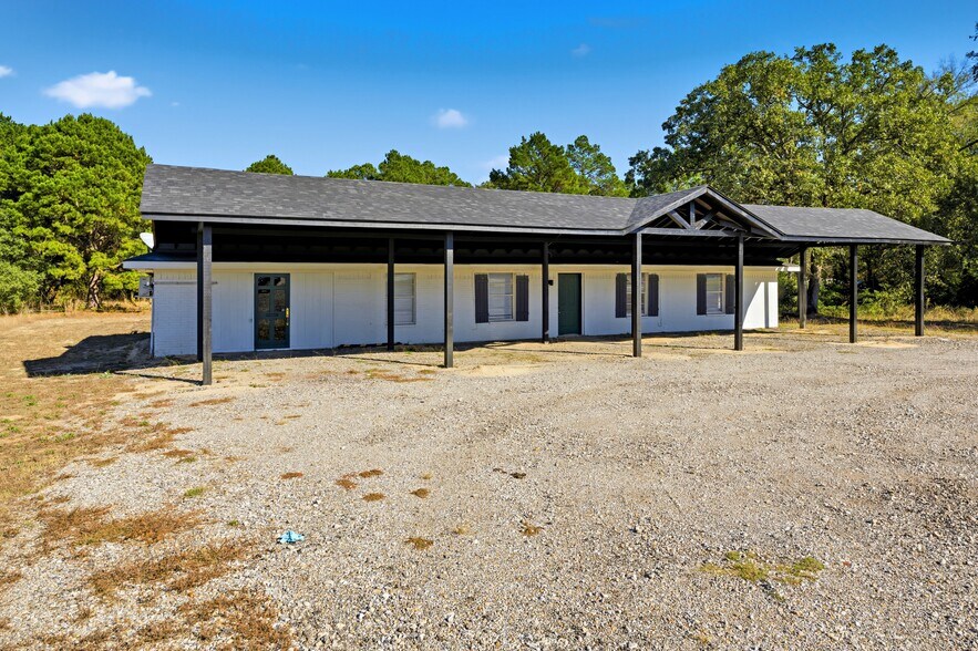 More Photos Of 19470 US Highway 69 N, Lindale Flex For Lease
