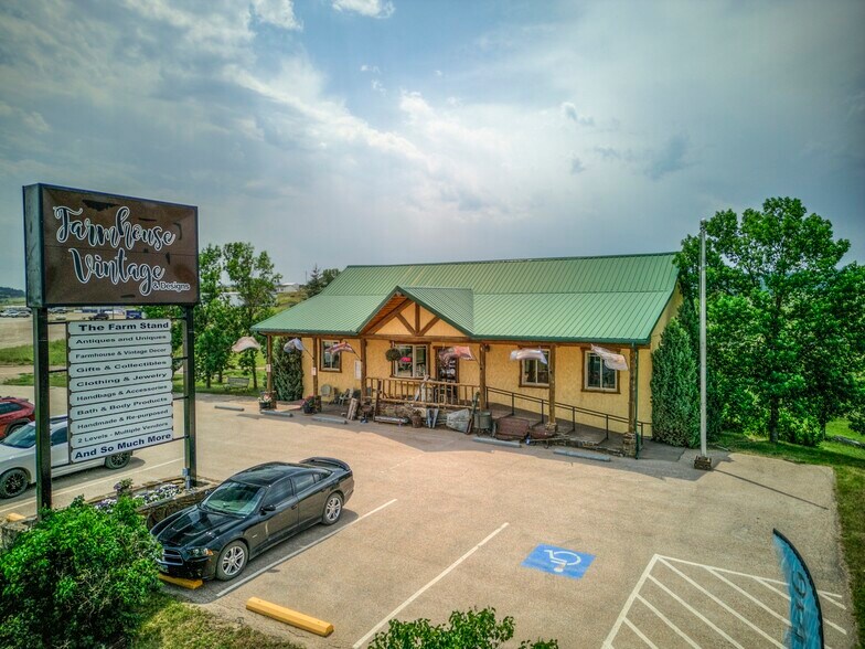 More Photos Of 710 Tenaya St, Hermosa General Retail For Sale