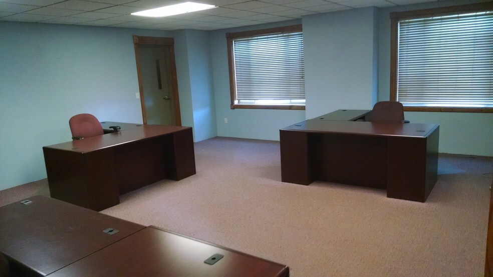 More Photos Of 7981 Town Hall Rd NW, Walker Warehouse For Lease