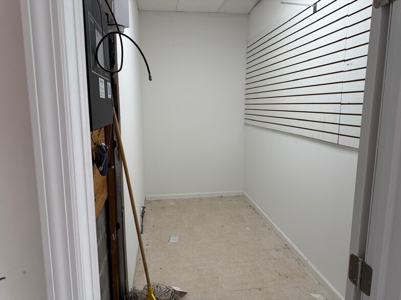 More Photos Of 15 S Route 9W, West Haverstraw Freestanding For Lease