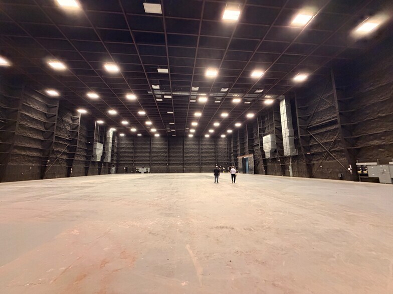 More Photos Of 13701 Old Gentilly Road, New Orleans Industrial For Sale