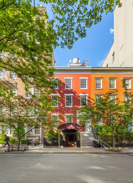 More Photos Of 113 W 13th St, New York Apartments For Sale