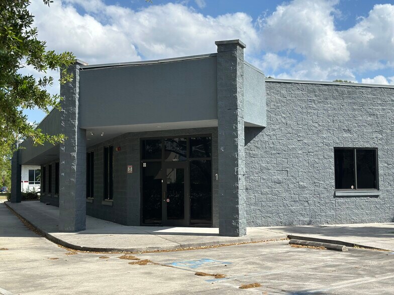 Primary Photo Of 733-737 Commerce Dr, Venice Unknown For Lease