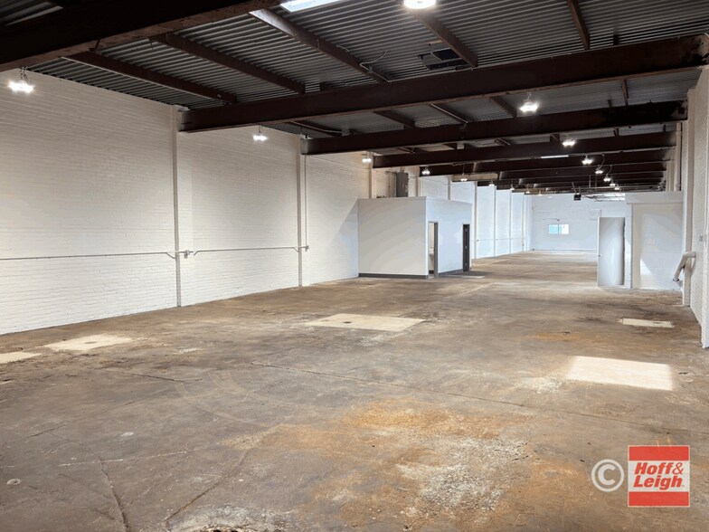 More Photos Of 7120 Carnegie Ave, Cleveland Service For Lease