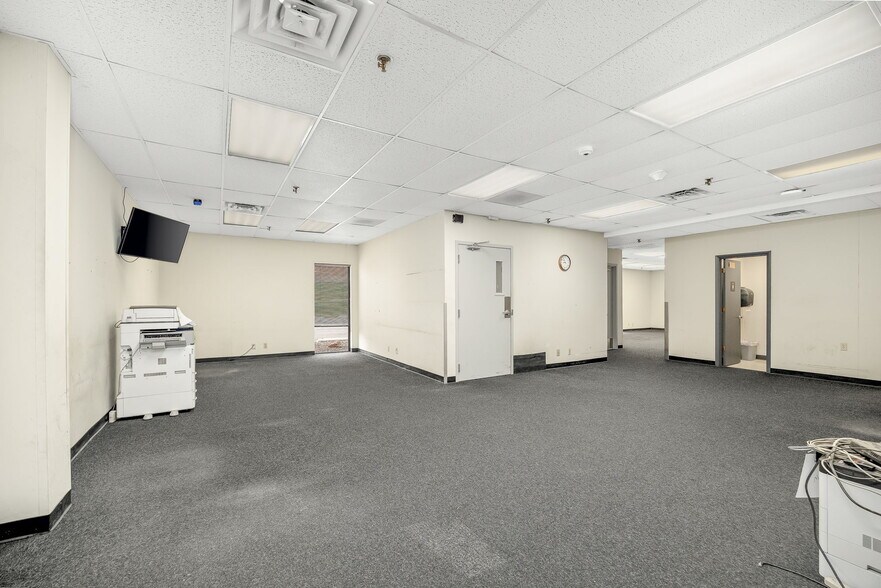 More Photos Of 4811 Easton Rd, Saint Joseph Industrial For Lease