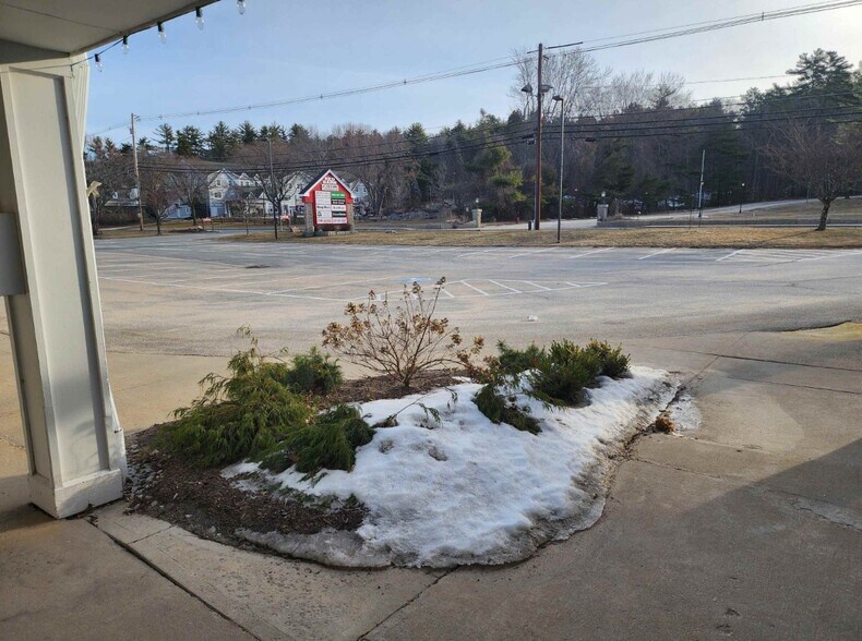 More Photos Of 1976 White Mountain Hwy, North Conway Storefront Retail Office For Lease