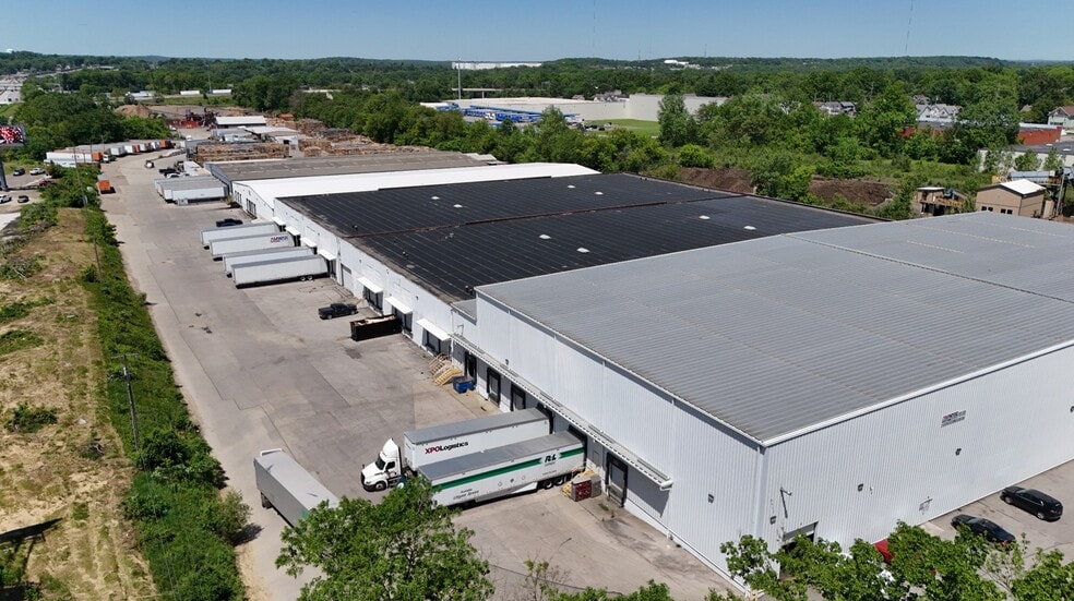More Photos Of 820-830 Flora Ave, Akron Warehouse For Lease