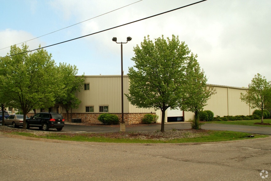 More Photos Of 85 Myron St, Ortonville Warehouse For Sale