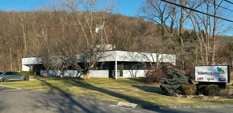 Primary Photo Of 1014 Federal Rd, Brookfield Movie Radio TVStudio For Sale