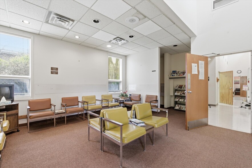 More Photos Of 812 S Main St, Cedartown Rehabilitation Center For Sale