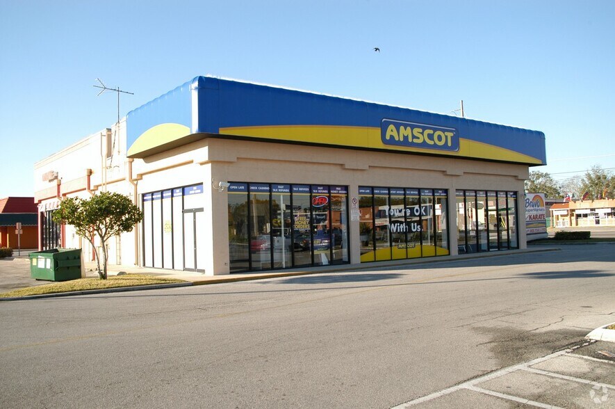 More Photos Of 933 Semoran Blvd, Orlando Unknown For Lease