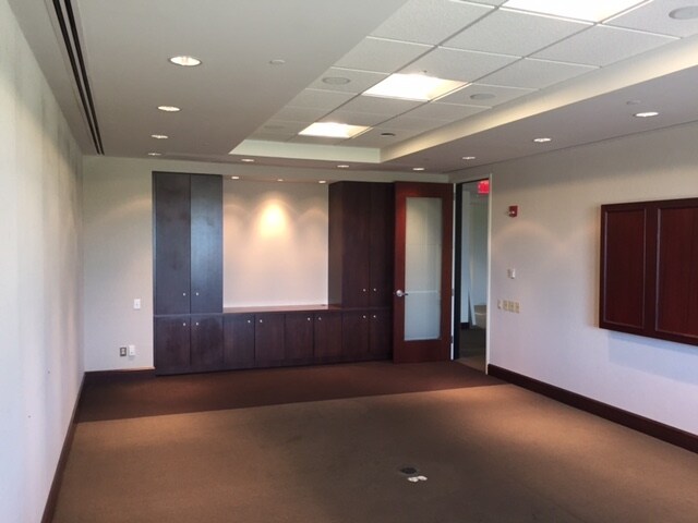 More Photos Of 150 College Rd W, Princeton Office For Lease