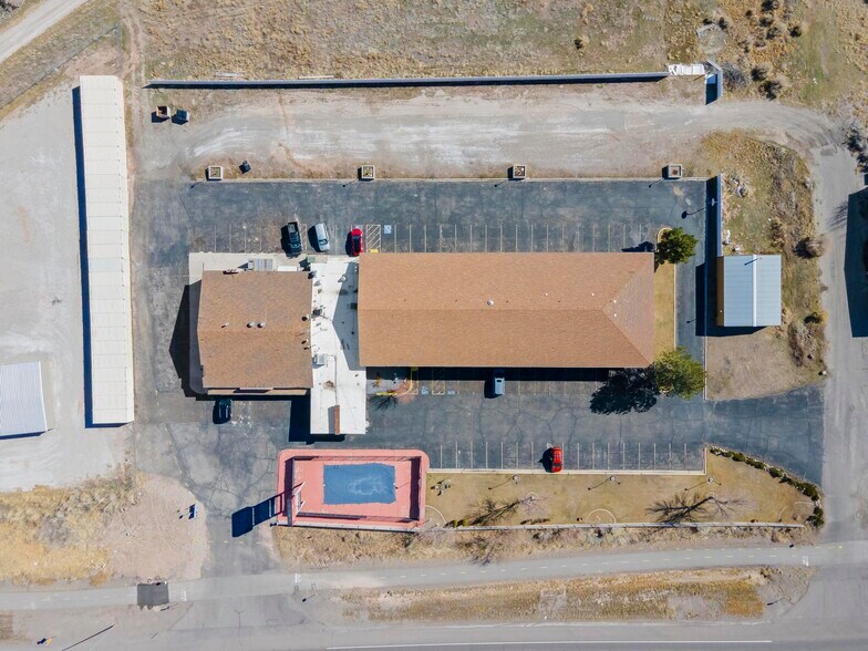 More Photos Of 1225 S State St, Salina Hotel For Sale