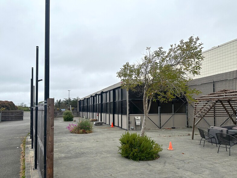 More Photos Of 4325 Broadway St, Eureka Freestanding For Sale