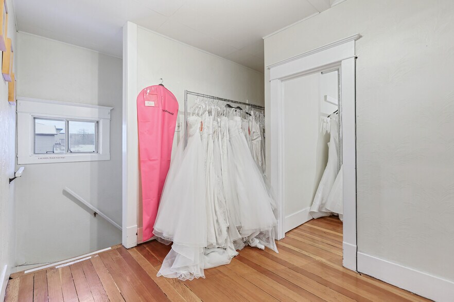 More Photos Of 620 Marsh Rd NE, Calgary General Retail For Lease