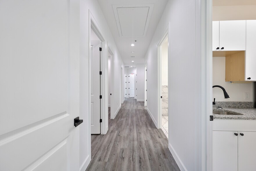 More Photos Of 284 Ed English Dr, Shenandoah Medical For Sale