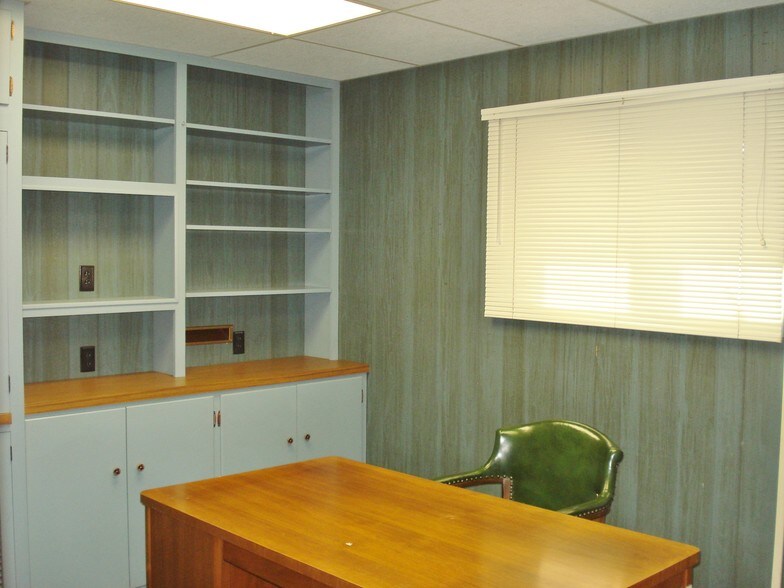 More Photos Of 575 N Kellogg St, Galesburg Medical For Lease