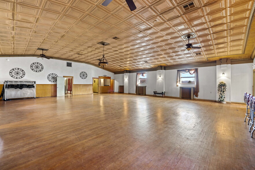 More Photos Of 1000 W State St, Coal Township Restaurant For Sale