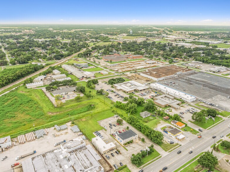 More Photos Of 3095 College St, Beaumont Medical For Sale