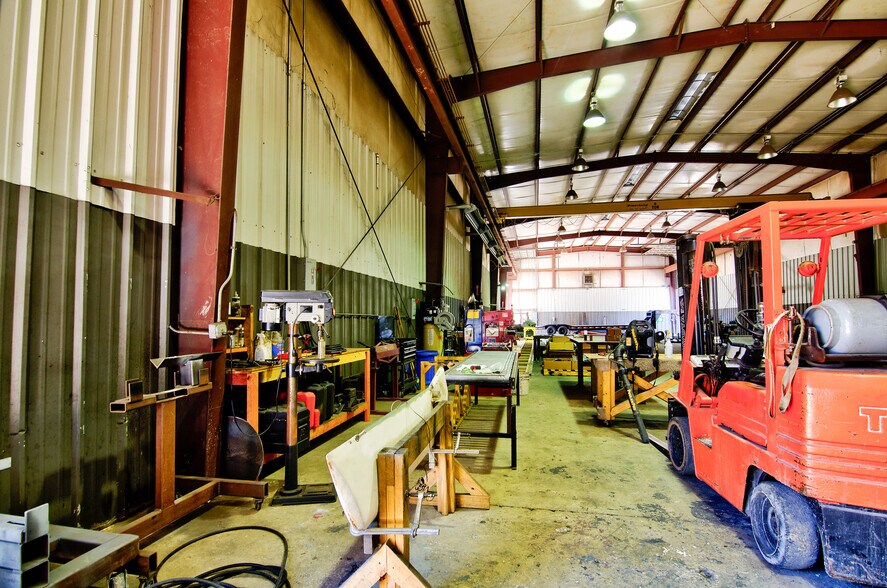 More Photos Of 9730 Shepard Hill Rd, Willis Warehouse For Sale