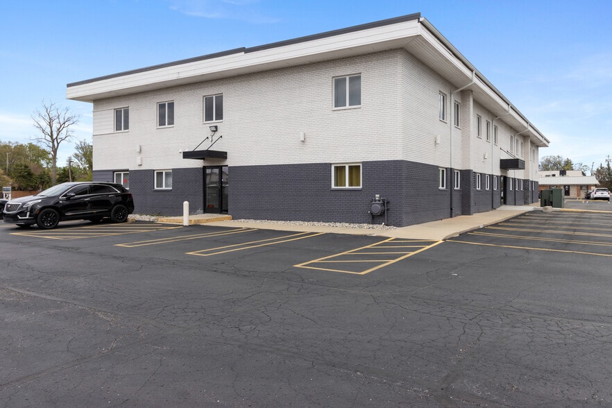 More Photos Of 20411 W 12 Mile Rd, Southfield Office For Sale