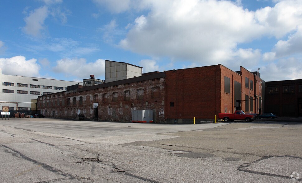 Primary Photo Of 540 S Main St, Akron Manufacturing For Lease