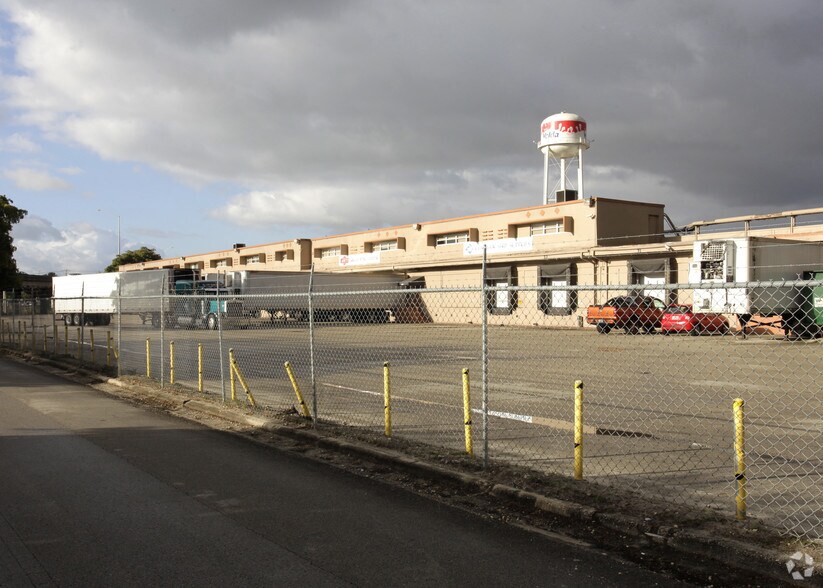 More Photos Of 501 NE 183 St, Miami Refrigeration Cold Storage For Sale