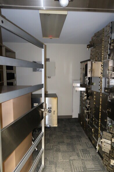 More Photos Of 3269 Highway 126, Blountville Bank For Sale
