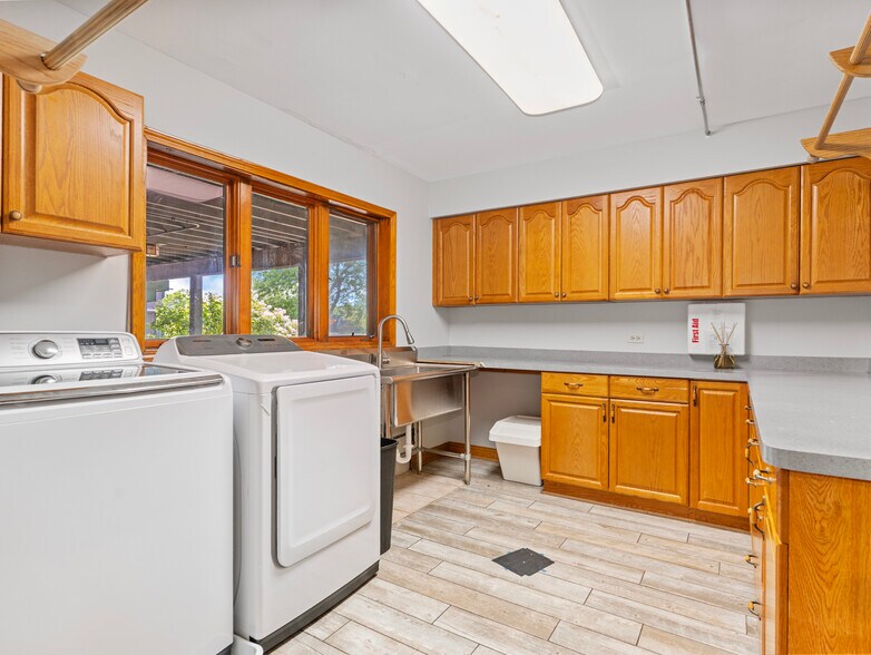 More Photos Of 22660 S Harlem Ave, Frankfort Flex For Sale