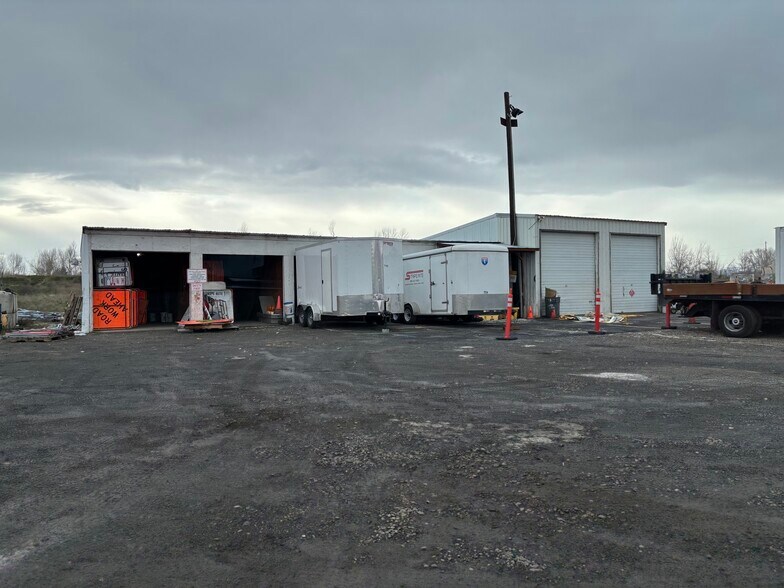 More Photos Of 2200 Industry Ln, Yakima Warehouse For Sale