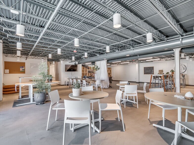 More Photos Of 916 NW 6th St, Oklahoma City Storefront Retail Office For Sale