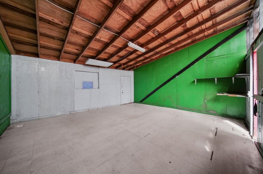 More Photos Of 7629 Harrisburg Blvd, Houston Land For Lease