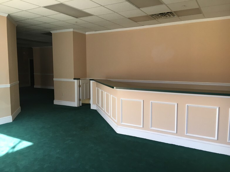 More Photos Of 1539 Greenup Ave, Ashland Office For Lease