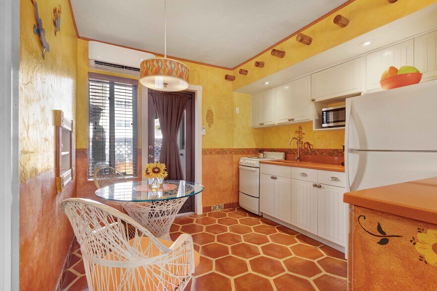 More Photos Of 4525 El Mar Dr, Lauderdale-by-the-Sea Hotel For Sale