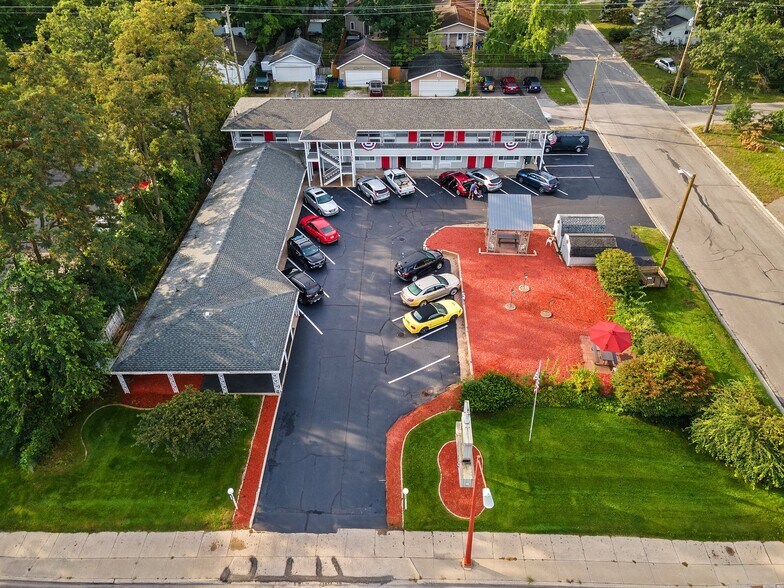 More Photos Of 1010 E Front St, Traverse City Hotel For Sale